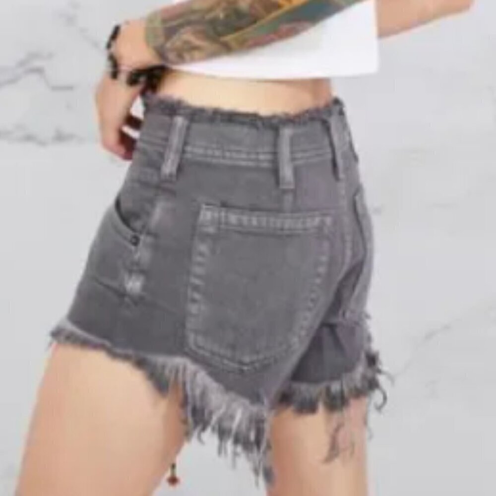 Free People | We The Free Becket Gray Denim Slouchy Cutoff Short 26 OB1136900 - Picture 2 of 10